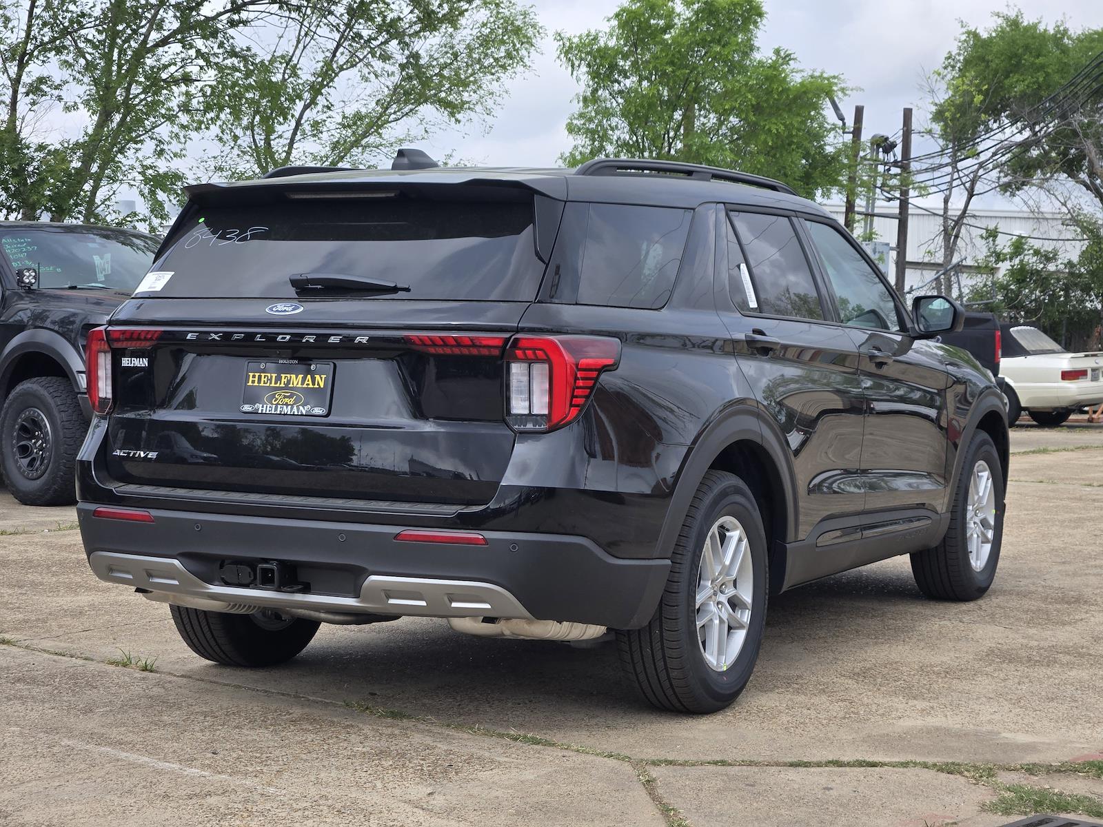 New 2026 Ford Explorer - photo 2