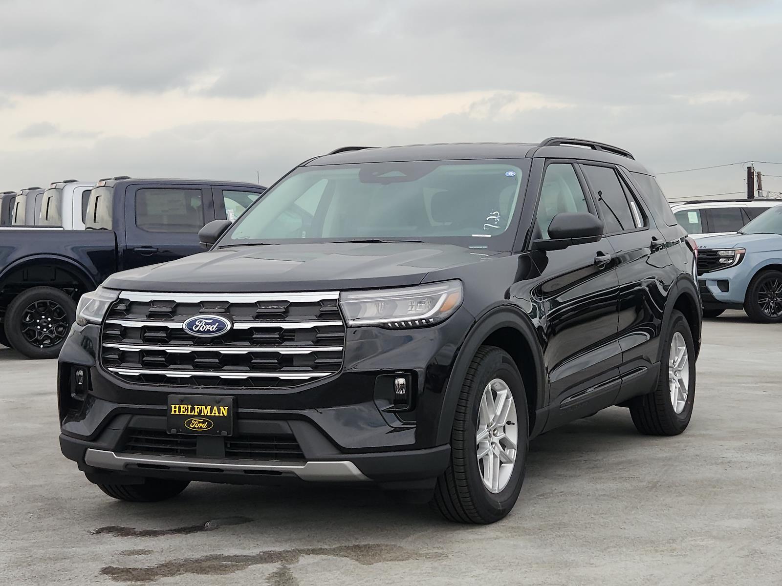 New 2026 Ford Explorer - photo 2