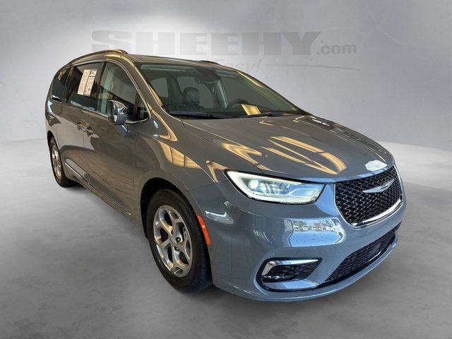 Used 2022 Chrysler Pacifica - photo 2