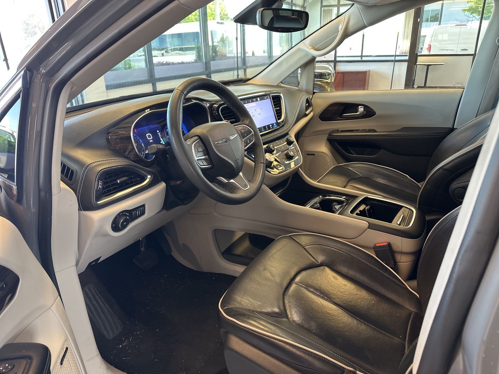 Used 2022 Chrysler Pacifica - photo 11
