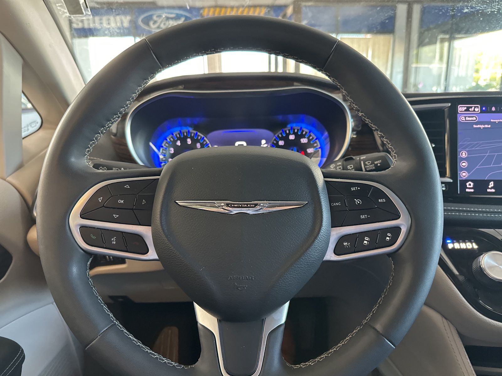 Used 2023 Chrysler Pacifica - photo 18
