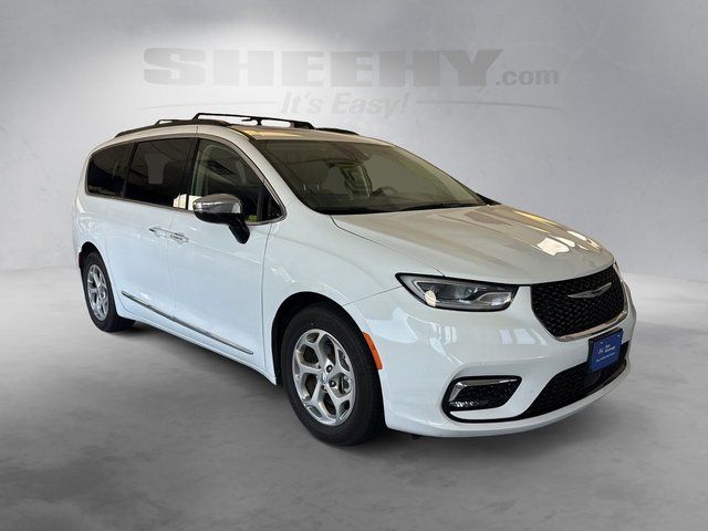 Used 2023 Chrysler Pacifica - photo 2