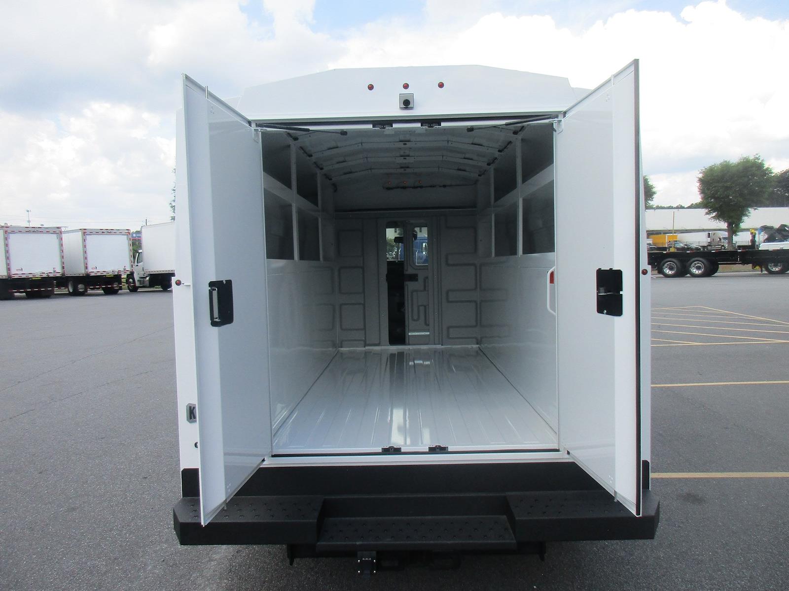 New 2026 Ford E-350 - photo 8