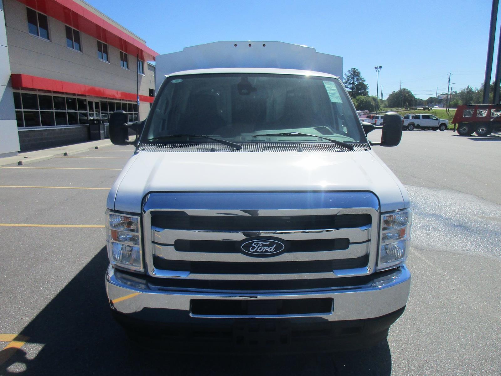 New 2026 Ford E-350 - photo 5