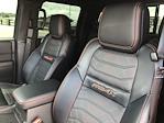 2025 Nissan Frontier Crew Cab 4WD Pickup for sale #C25436A - photo 21