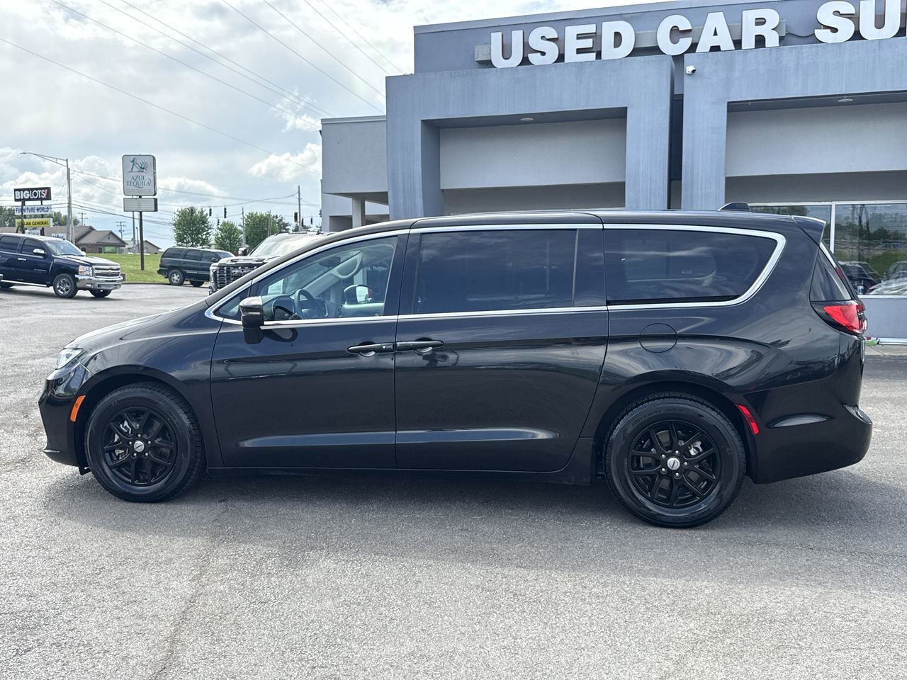 Used 2023 Chrysler Pacifica - photo 14