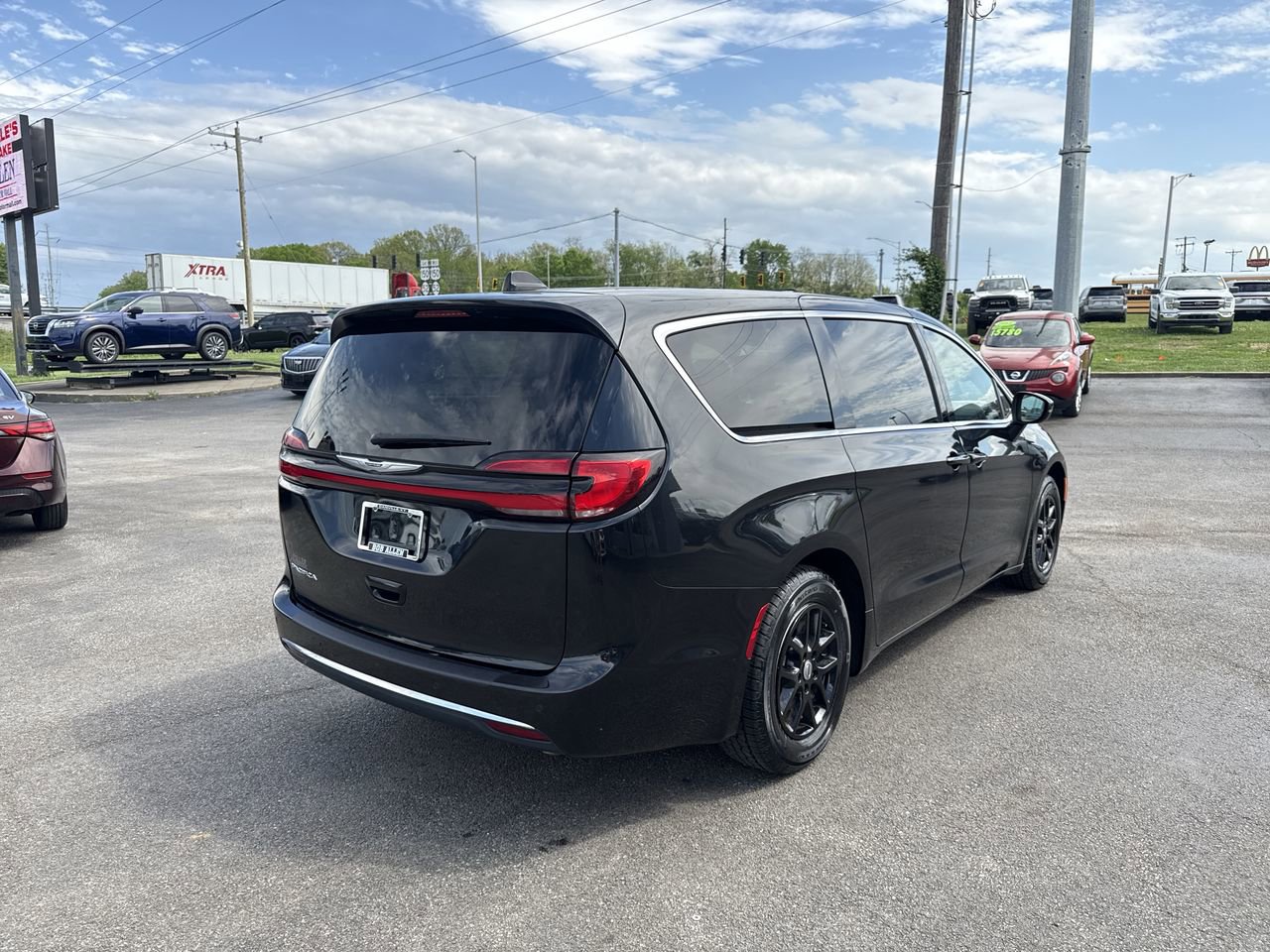 Used 2023 Chrysler Pacifica - photo 15