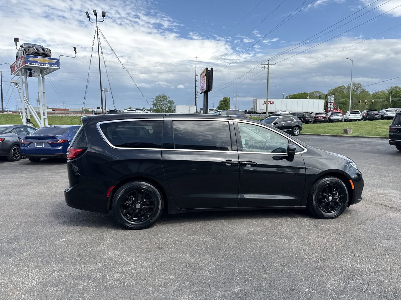 Used 2023 Chrysler Pacifica - photo 16