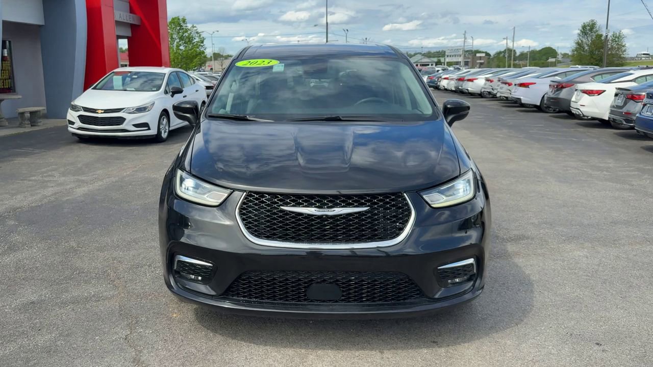 Used 2023 Chrysler Pacifica - photo 6