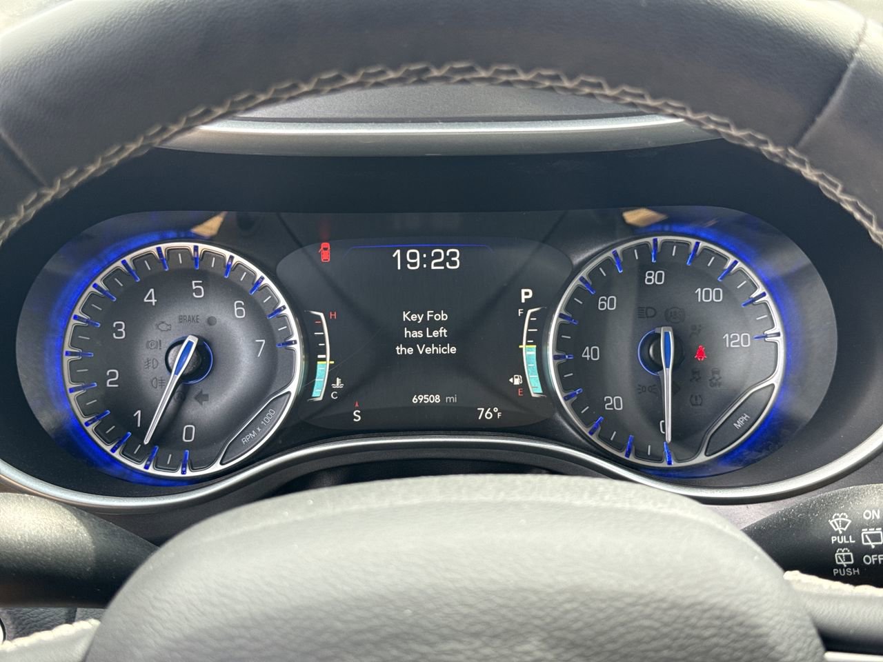 Used 2023 Chrysler Pacifica - photo 28
