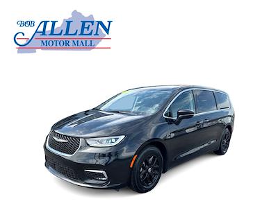 Used 2023 Chrysler Pacifica - photo 1