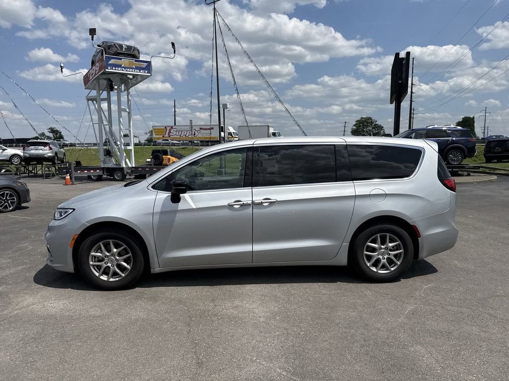 Used 2024 Chrysler Pacifica - photo 12