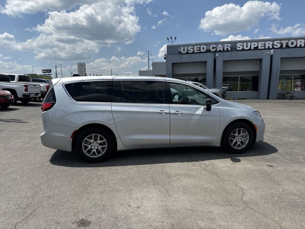 Used 2024 Chrysler Pacifica - photo 15