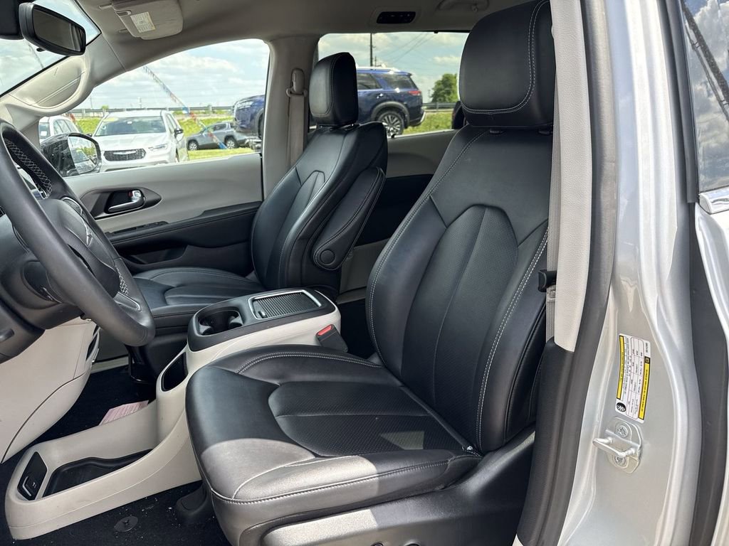Used 2024 Chrysler Pacifica - photo 24