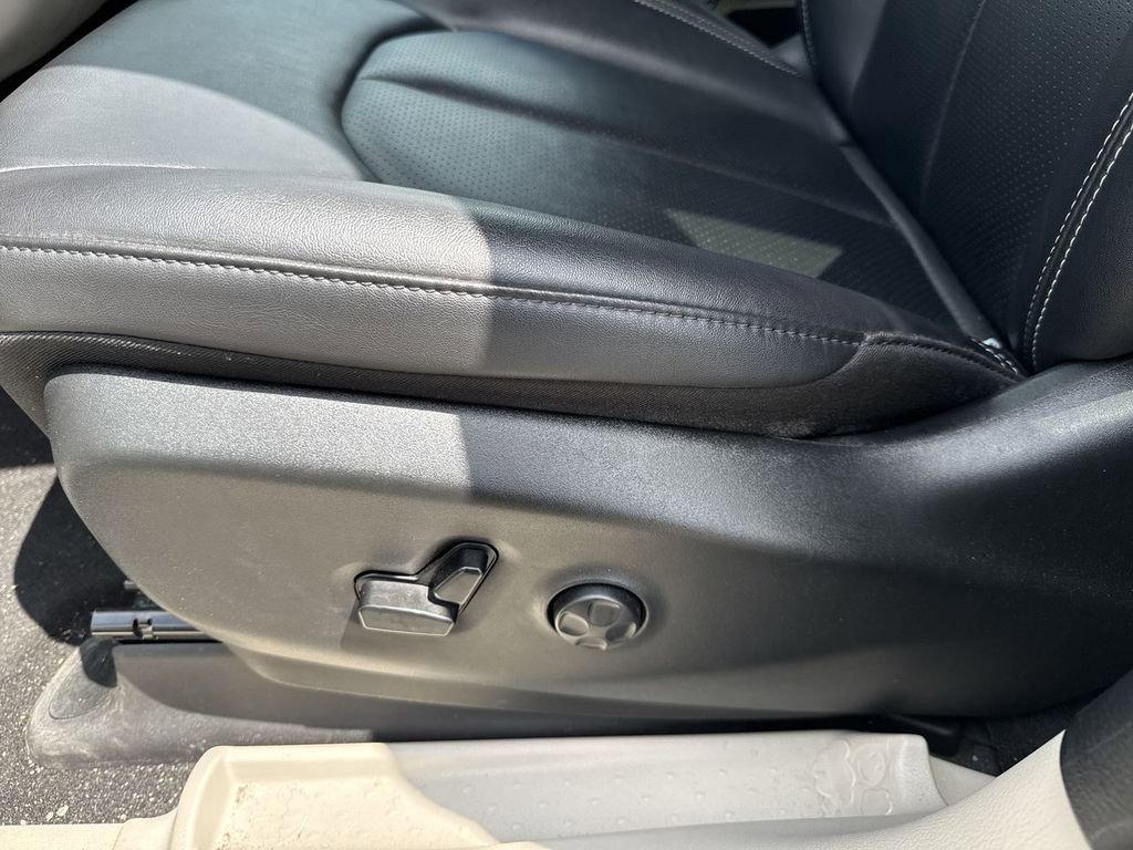 Used 2024 Chrysler Pacifica - photo 25