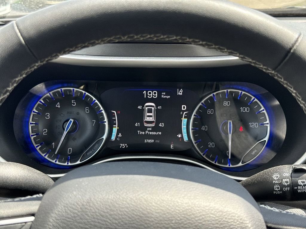 Used 2024 Chrysler Pacifica - photo 27