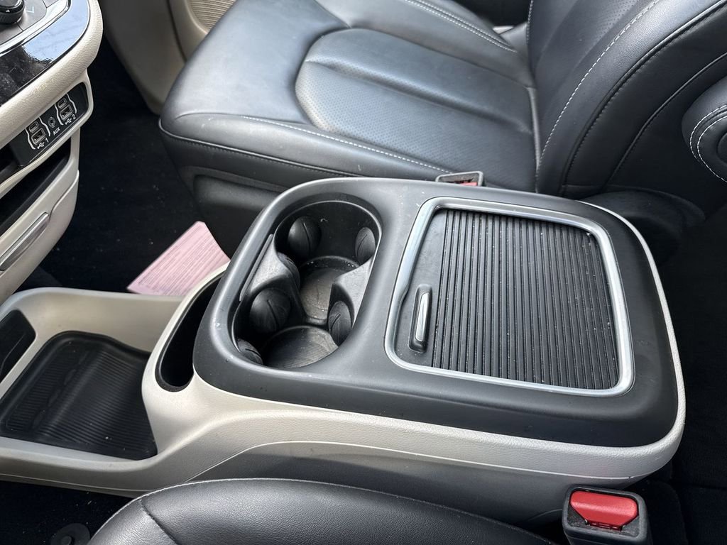 Used 2024 Chrysler Pacifica - photo 28