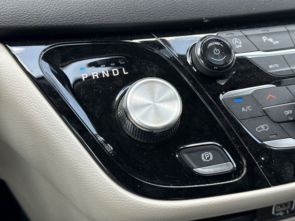 Used 2024 Chrysler Pacifica - photo 29