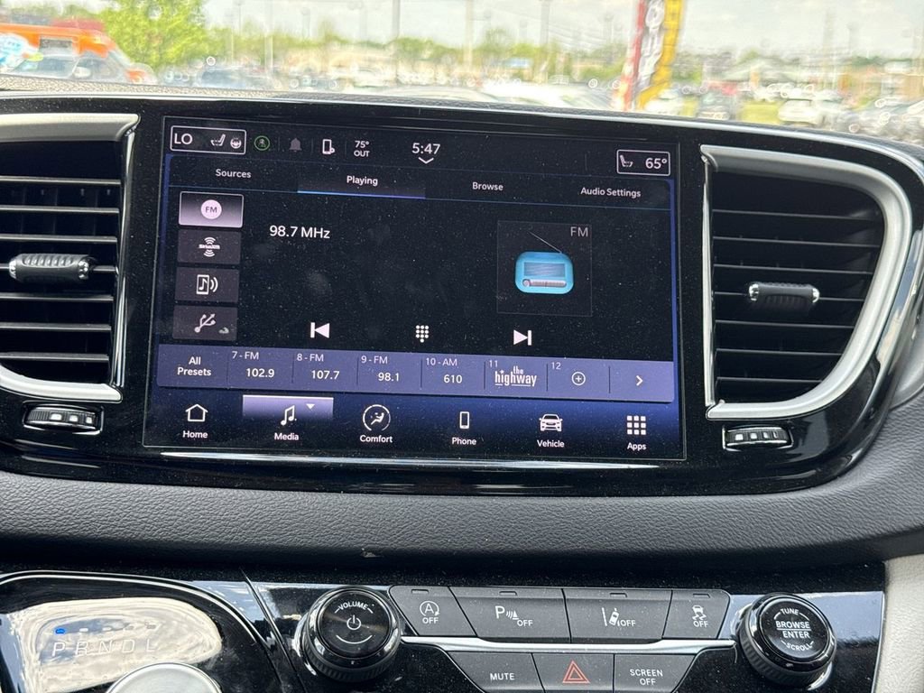 Used 2024 Chrysler Pacifica - photo 30