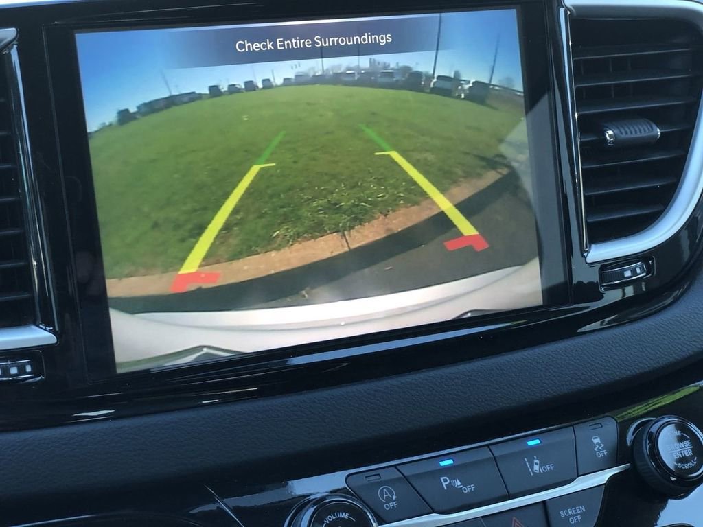 Used 2024 Chrysler Pacifica - photo 23