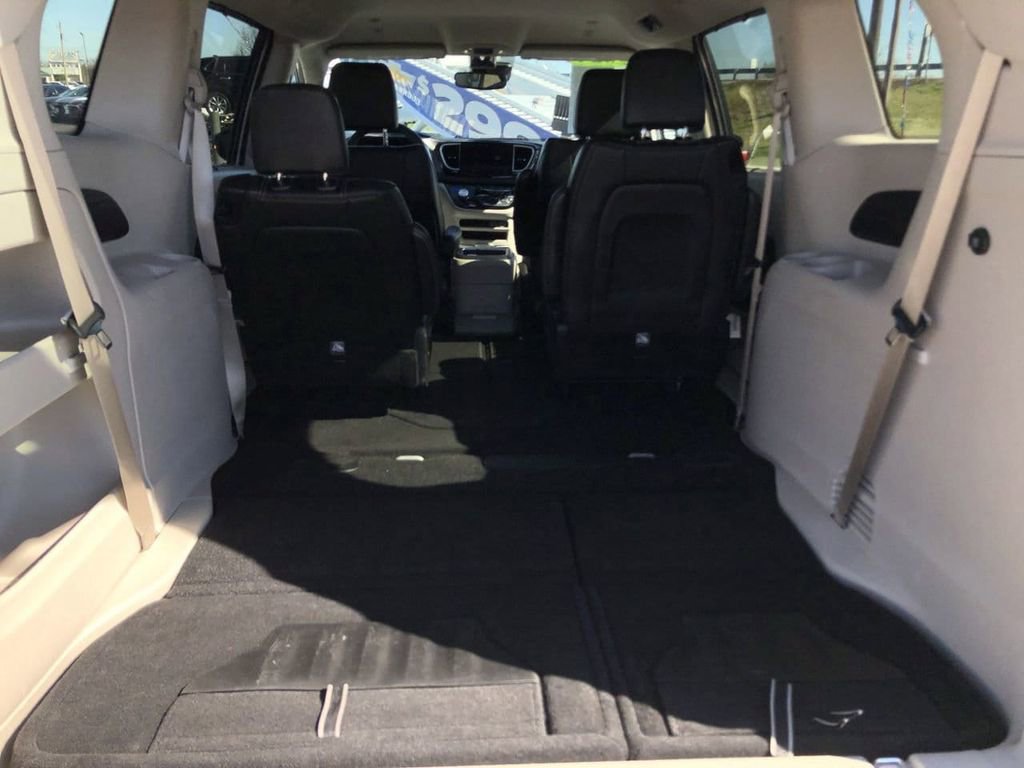 Used 2024 Chrysler Pacifica - photo 12