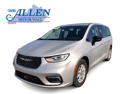 Used 2024 Chrysler Pacifica - photo 1