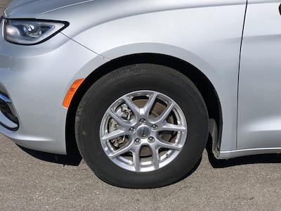Used 2024 Chrysler Pacifica - photo 1