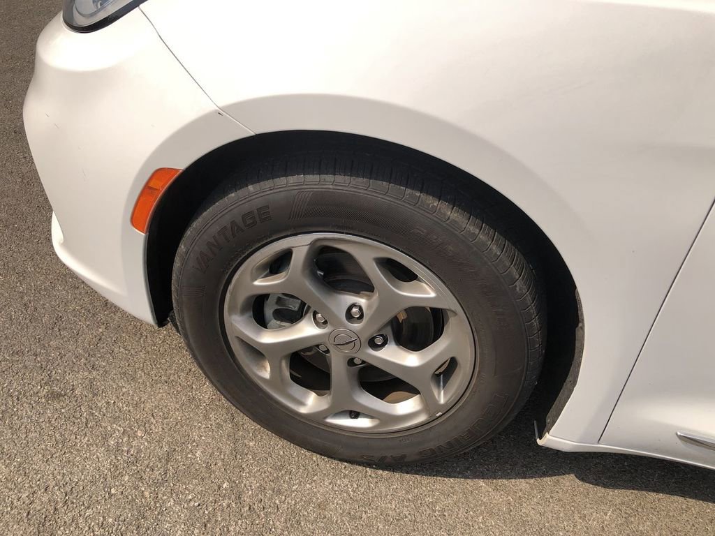 Used 2023 Chrysler Pacifica - photo 13