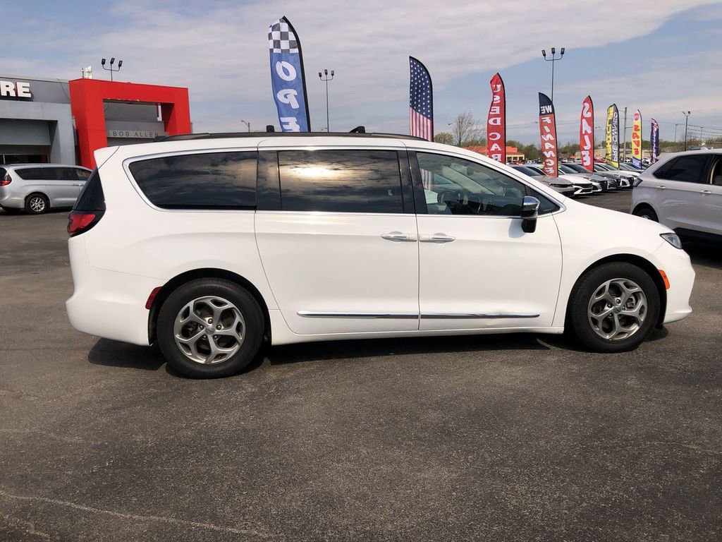 Used 2023 Chrysler Pacifica - photo 16