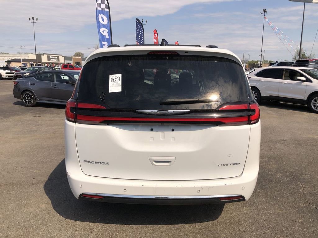 Used 2023 Chrysler Pacifica - photo 5