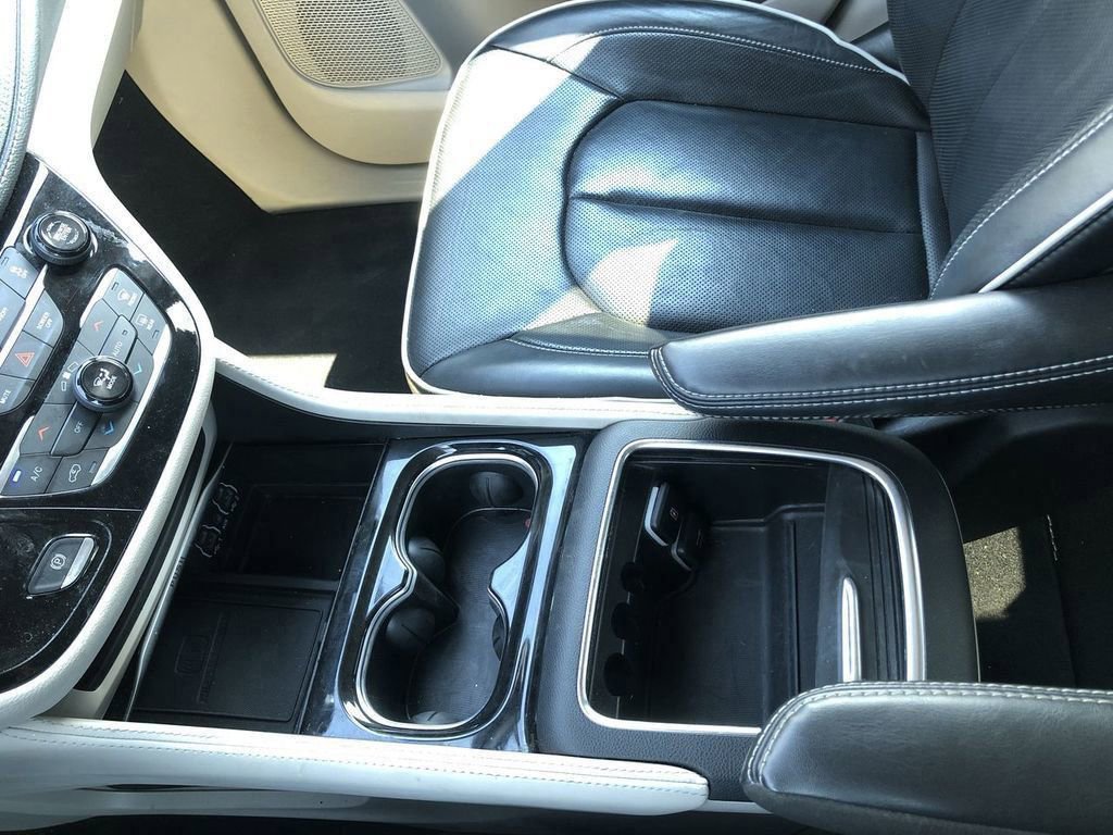 Used 2023 Chrysler Pacifica - photo 28