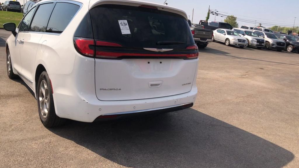 Used 2023 Chrysler Pacifica - photo 9