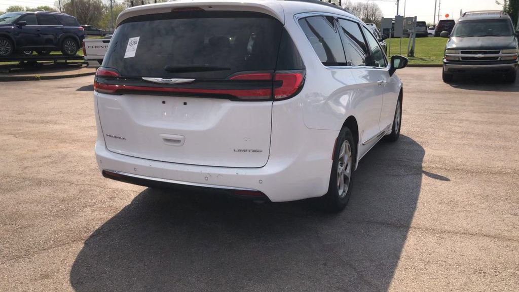 Used 2023 Chrysler Pacifica - photo 10