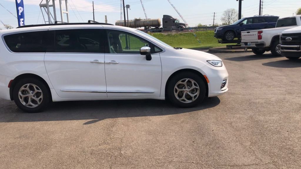 Used 2023 Chrysler Pacifica - photo 12