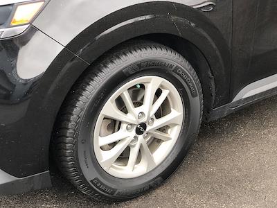 Used 2022 Kia Carnival - photo 1