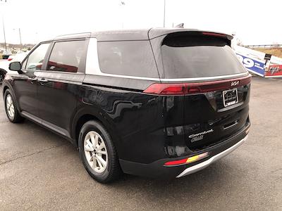 Used 2022 Kia Carnival - photo 1