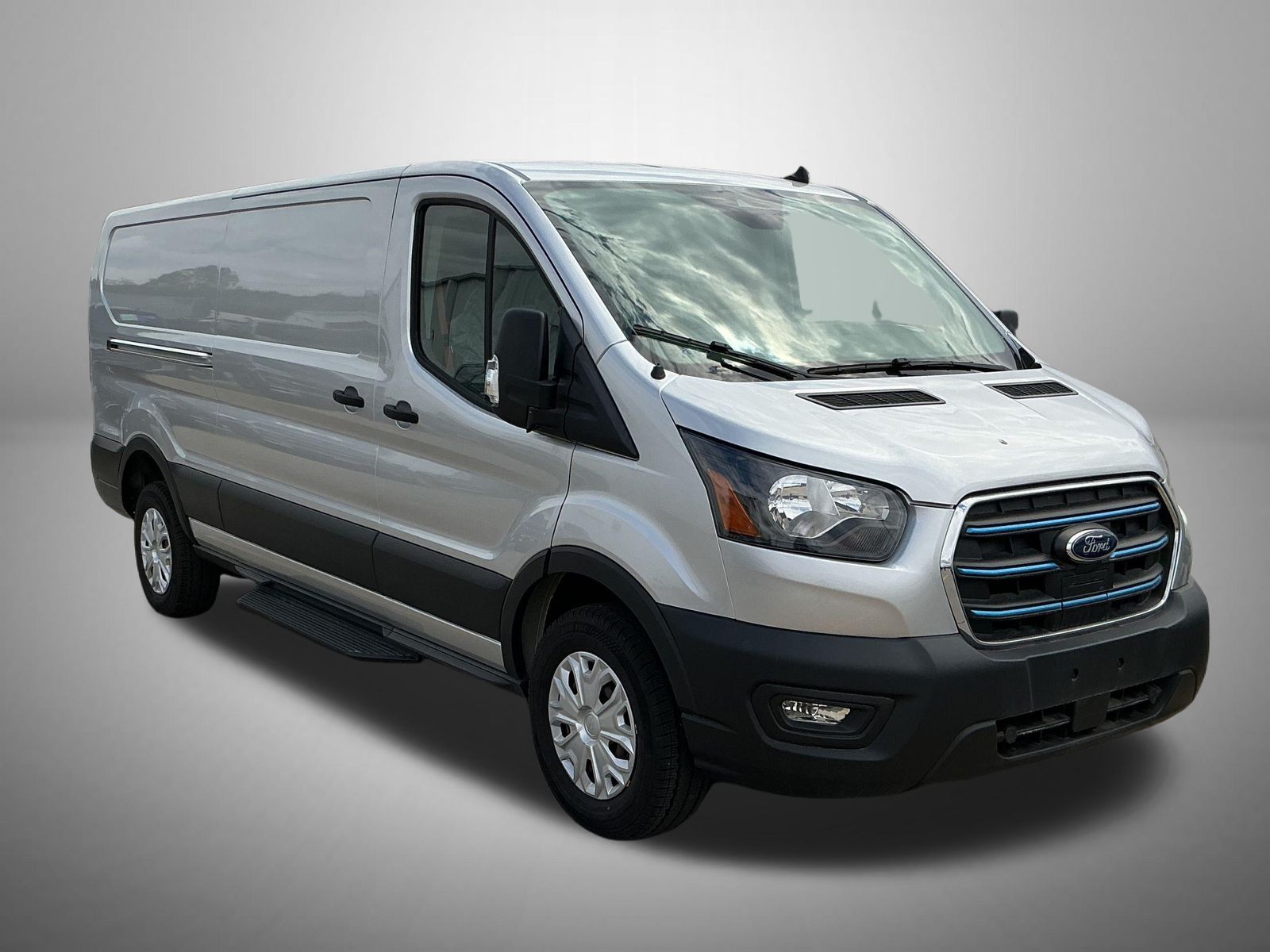 Used 2023 Ford E-Transit 350 - photo 2