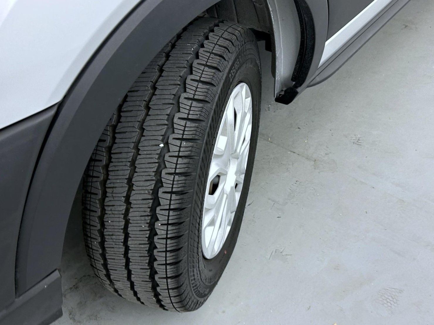 Used 2023 Ford E-Transit 350 - photo 26