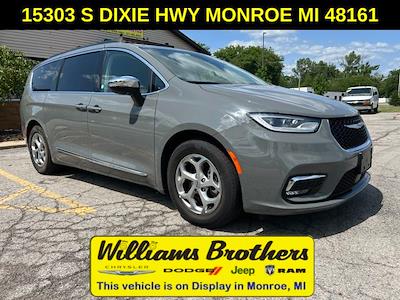 2023 Chrysler Pacifica FWD Minivan for sale #MMPR566176 - photo 1