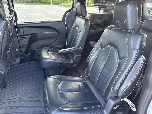 Used 2018 Chrysler Pacifica - photo 7