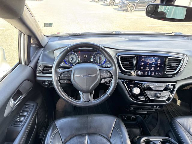 Used 2018 Chrysler Pacifica - photo 16