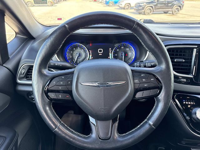 Used 2018 Chrysler Pacifica - photo 17