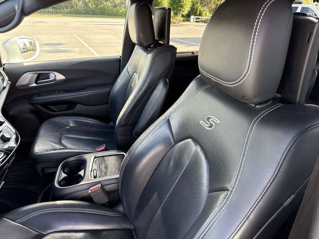 Used 2018 Chrysler Pacifica - photo 23