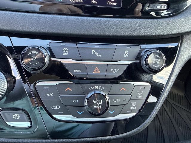 Used 2018 Chrysler Pacifica - photo 29