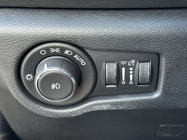 Used 2018 Chrysler Pacifica - photo 34