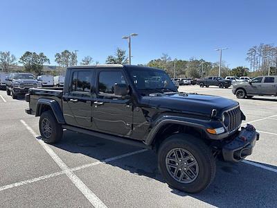 Used 2024 Jeep Gladiator - photo 1