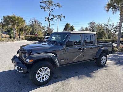 Used 2023 Jeep Gladiator - photo 1