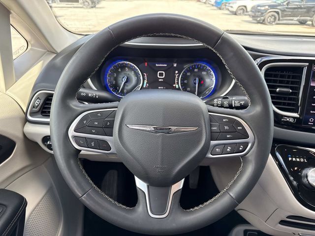 Used 2023 Chrysler Pacifica - photo 18