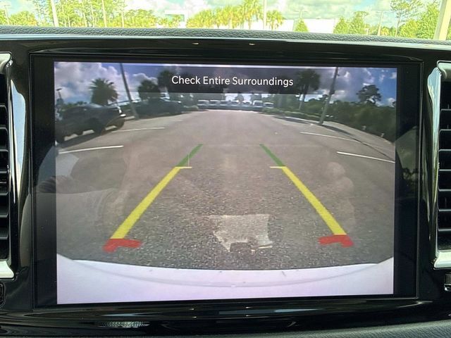 Used 2023 Chrysler Pacifica - photo 30