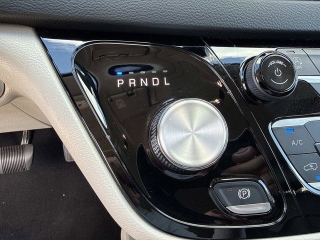 Used 2023 Chrysler Pacifica - photo 32